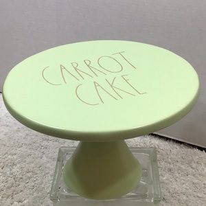 Rae Dunn carrot cake stand
